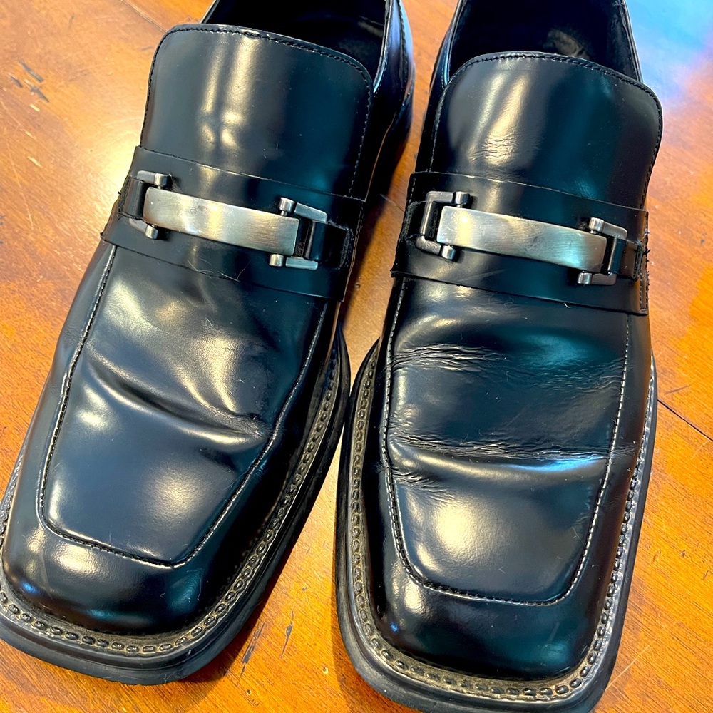 Gently worn men’s Kenneth Cole Reaction dress shoe